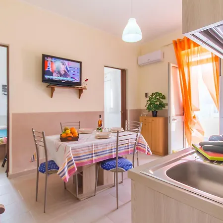 Apartment Casa Lory 2 Near The Sea - Happy Nardo